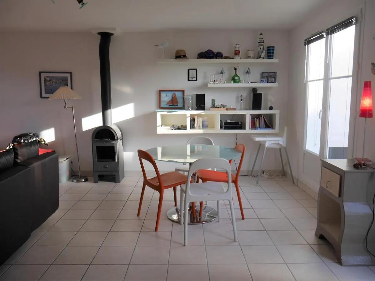 Maison Recente A 600M De La Plage Avec Jardin Et Terrasse, Pres De Sauzon - Fr-1-418-212 France